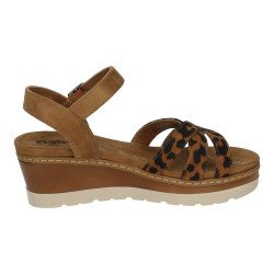 Sandalia de Cuña Refresh Camel para Mujer modelo 173137